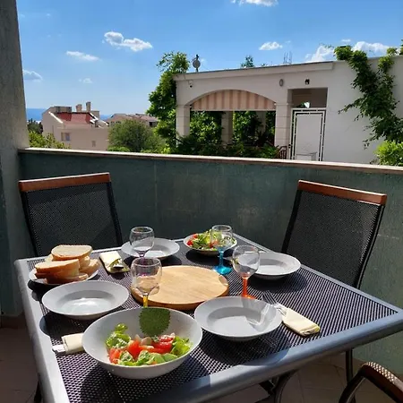 Luna Apartment Baška Voda
